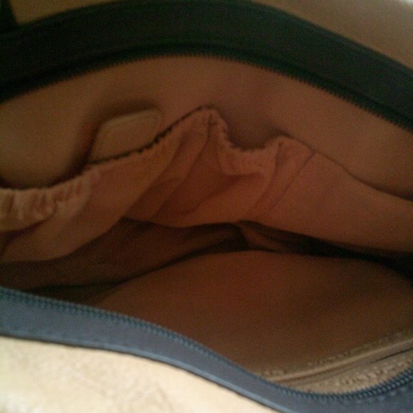 Leather Tan Zip Purse - Picture 6 of 6